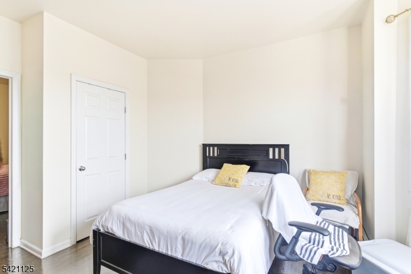 Apt 5