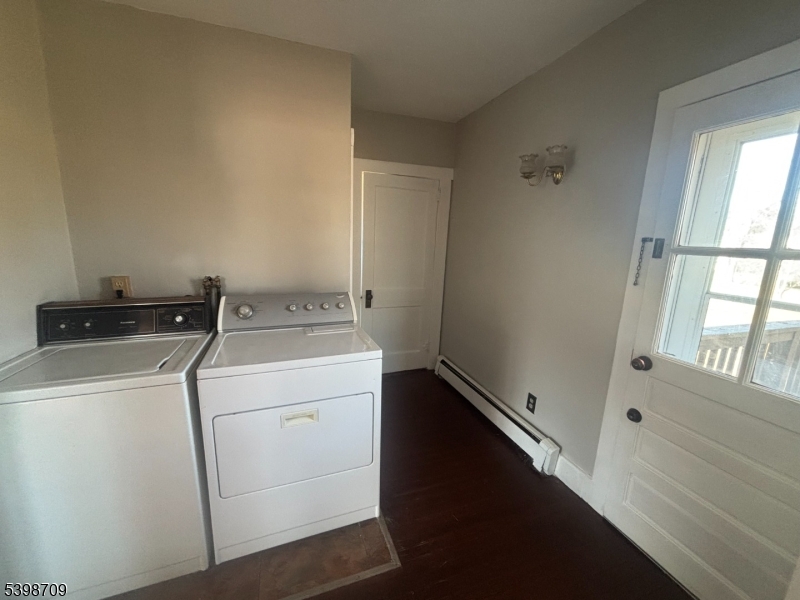 Front Entrance/ Laundry Area