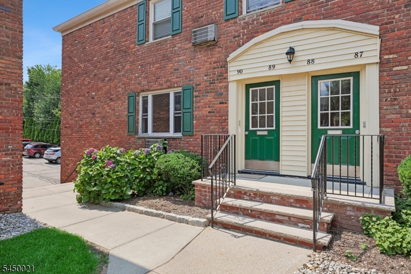 79 Roseland Ave 89
