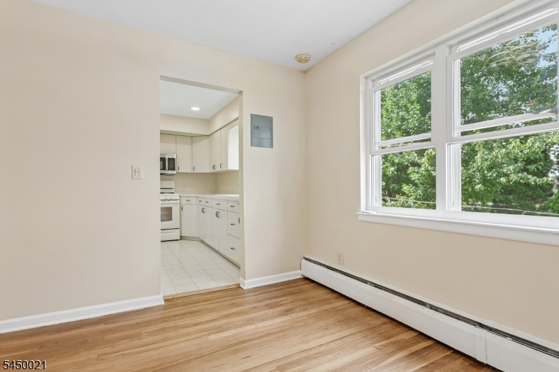 79 Roseland Ave 89
