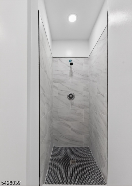 1st fl shower