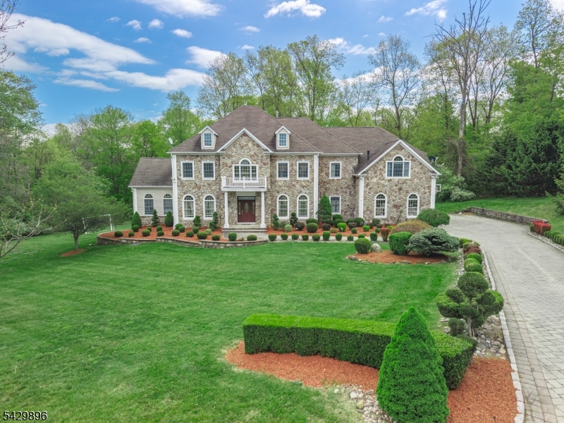 8 Peach Tree Ln