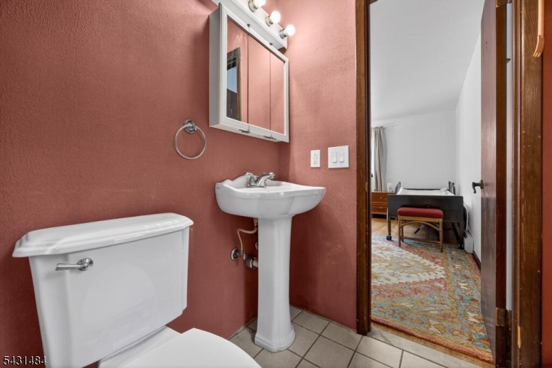 PRIMARY ENSUITE