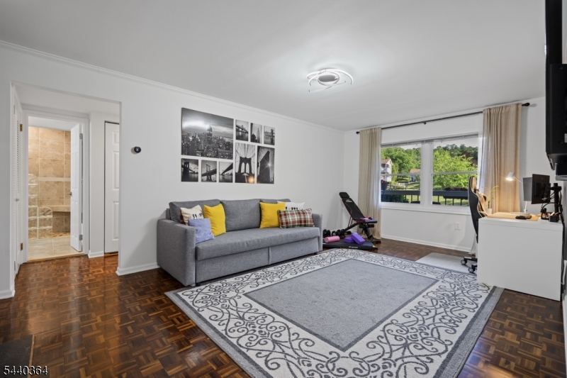 6 Heritage Dr 6D