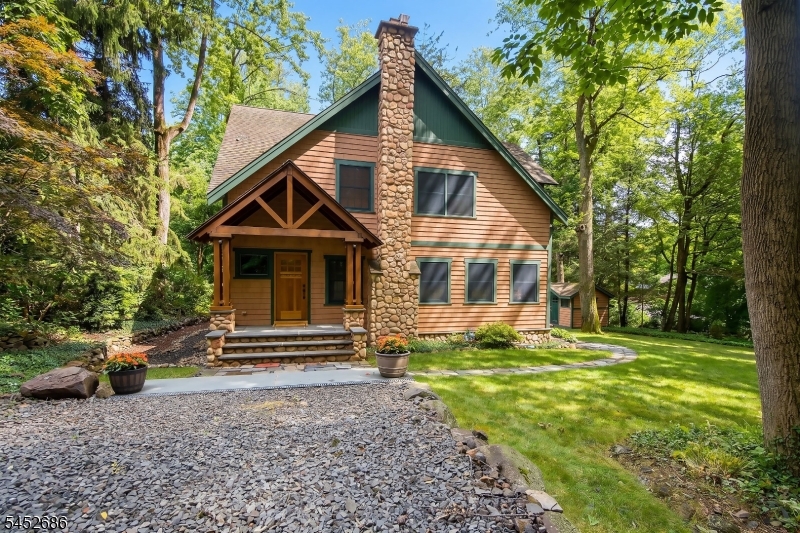 300 Emerson Ln