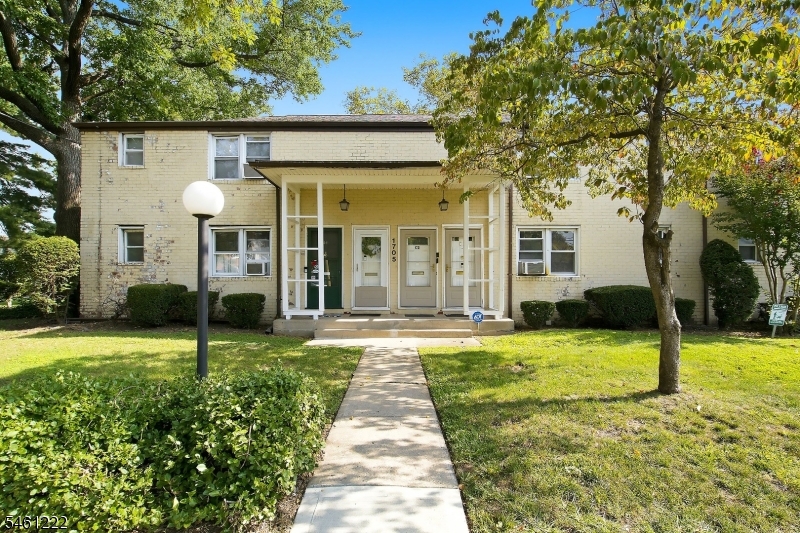 1705 Wood Ave C2