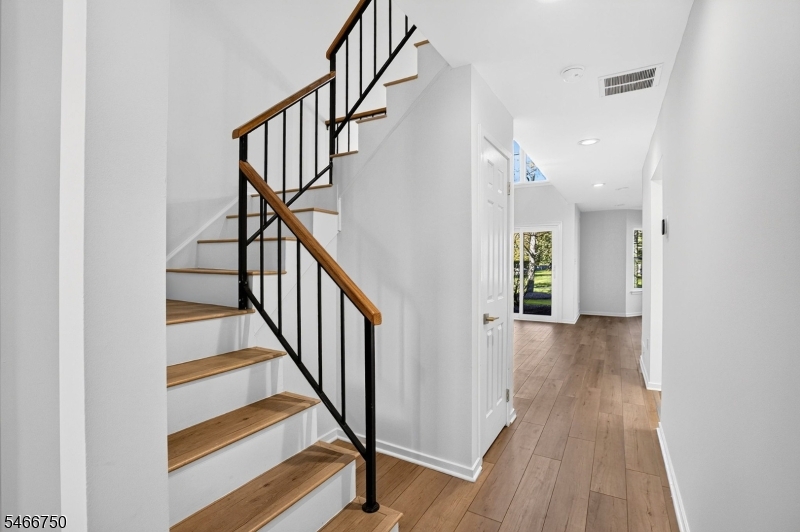70 Village Cir