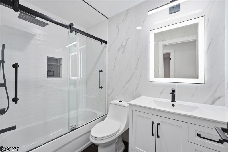 2nd Bathroom