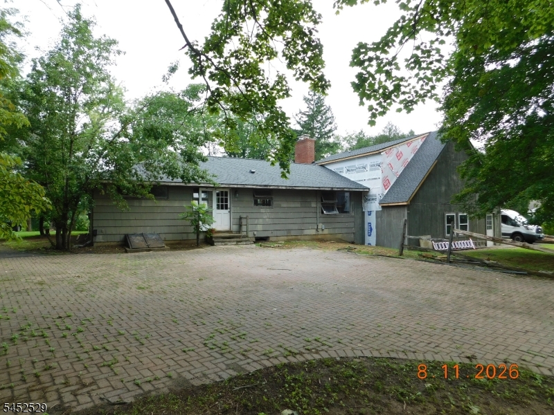211 Pickle Rd
