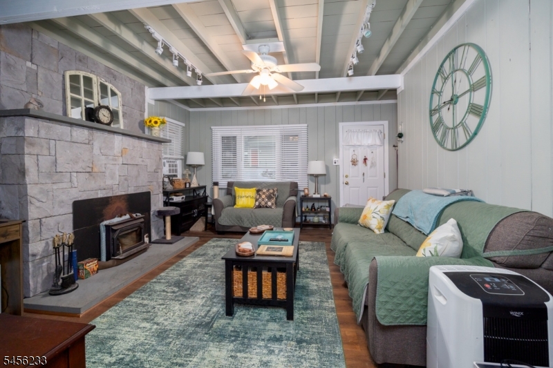 10 Pochuck Dr
