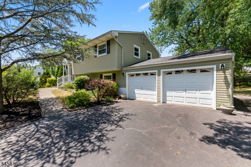 5 Yale Ct