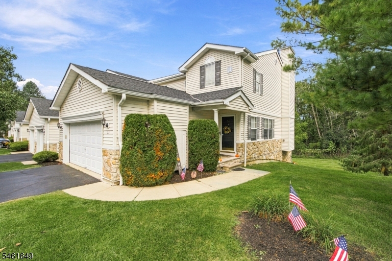 51 Lakeview Dr