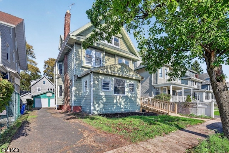 389 N Maple Ave