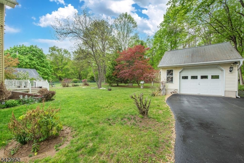 Detached Garage