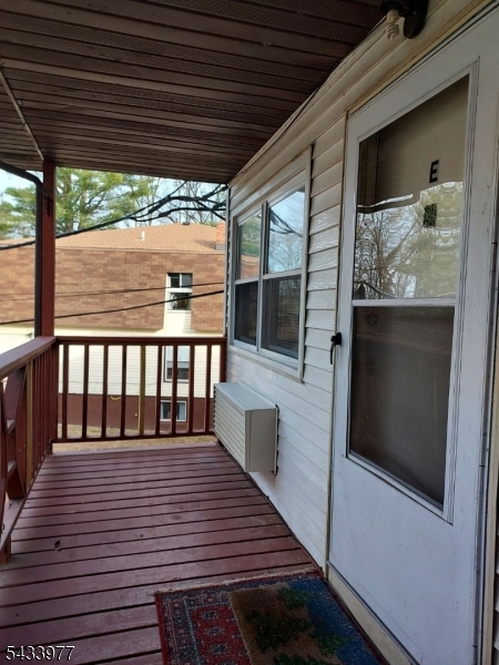 371 Lake Shore South E
