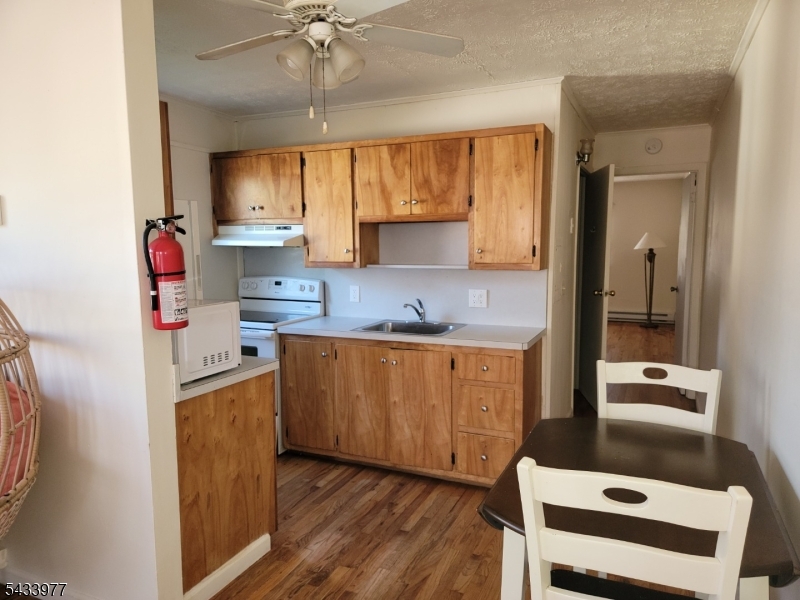 371 Lake Shore South E