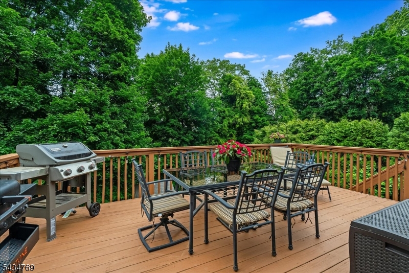 22 Green Apple Rd