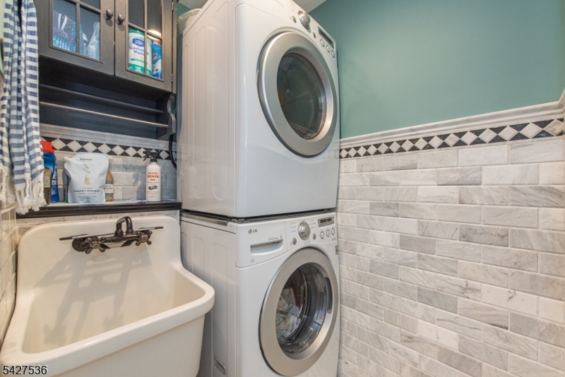 Laundry / Powder Room