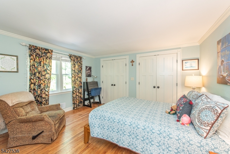 Primary Suite - entry level