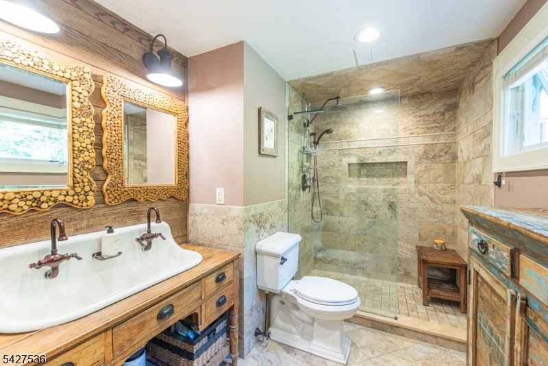 Primary ensuite bath