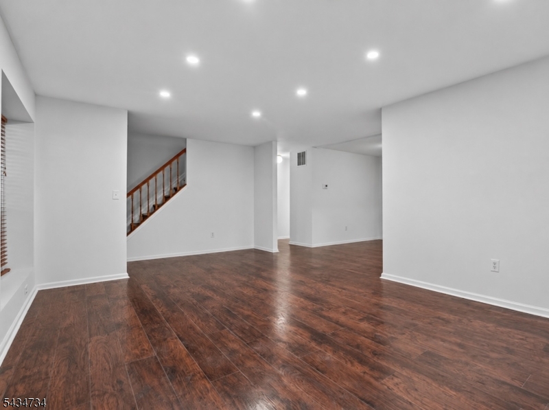 33 Seton Hall Dr