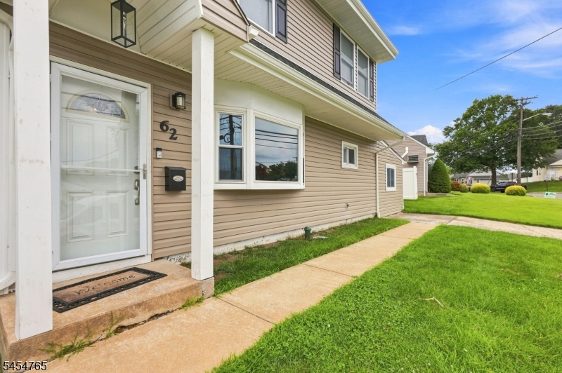 62 Pinetree Dr