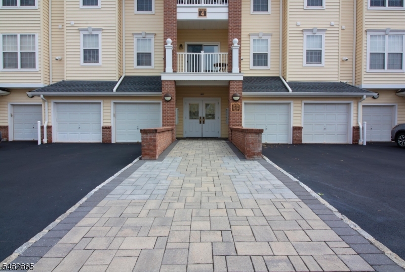 2202 Avery Ct