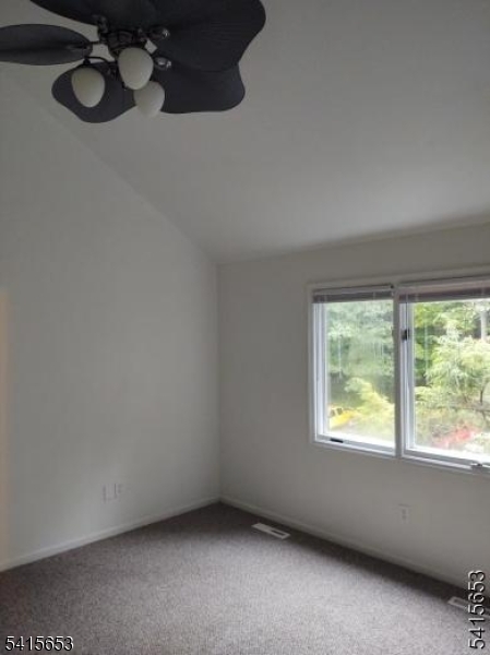 MASTER W/CATHEDRAL CEILINGS