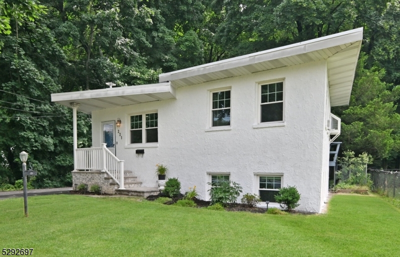 221 Lakeview Dr, Ridgewood Village, NJ 07450 Listing Photo  0