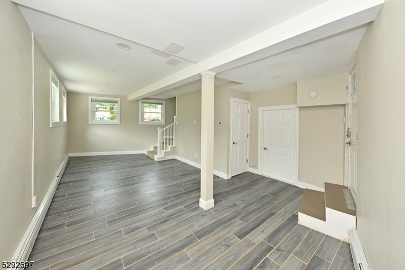 LL BR/family Rm/Office