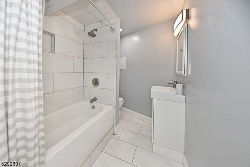 LL full bath