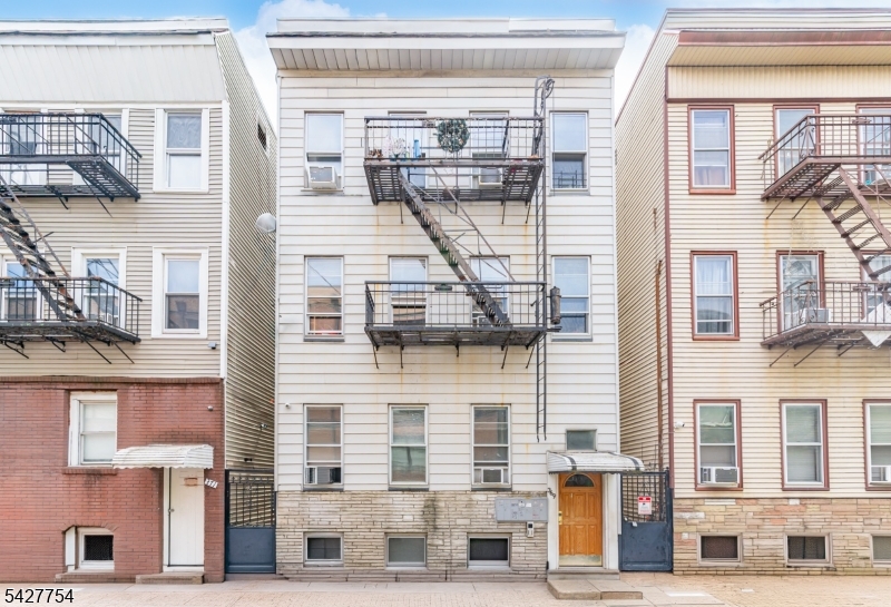 369 E Kinney St, Newark City, NJ 07105 Listing Photo  0