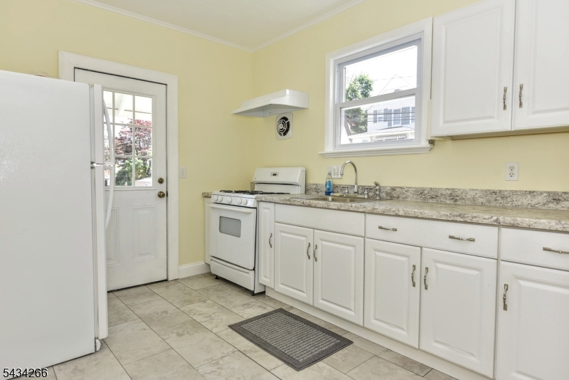 Kitchen Unit B