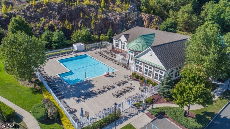 Clubhouse - Pool