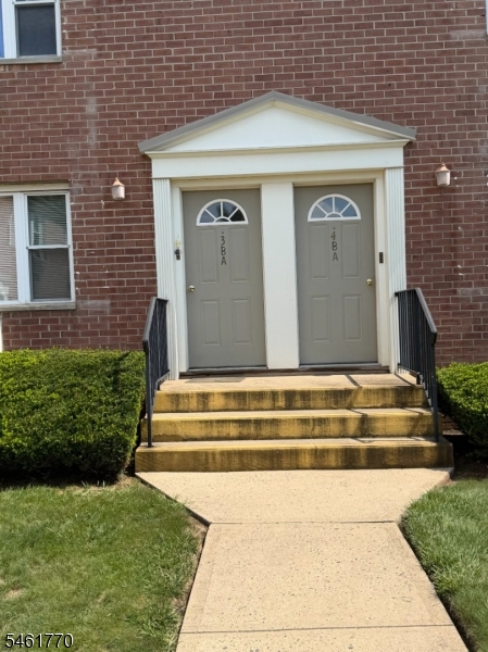21 York  Drive Apt 3b