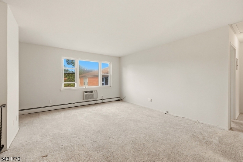 21 York  Drive Apt 3b