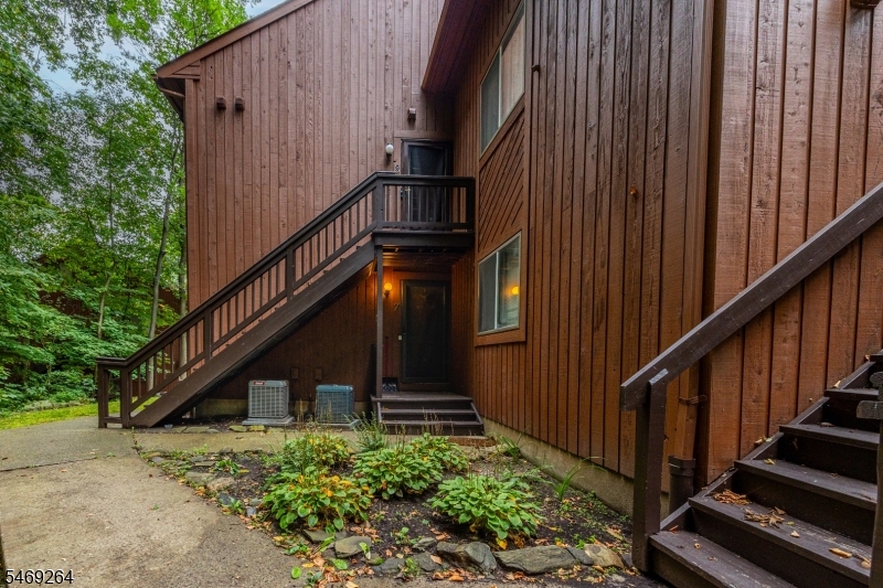 7 Augusta Dr