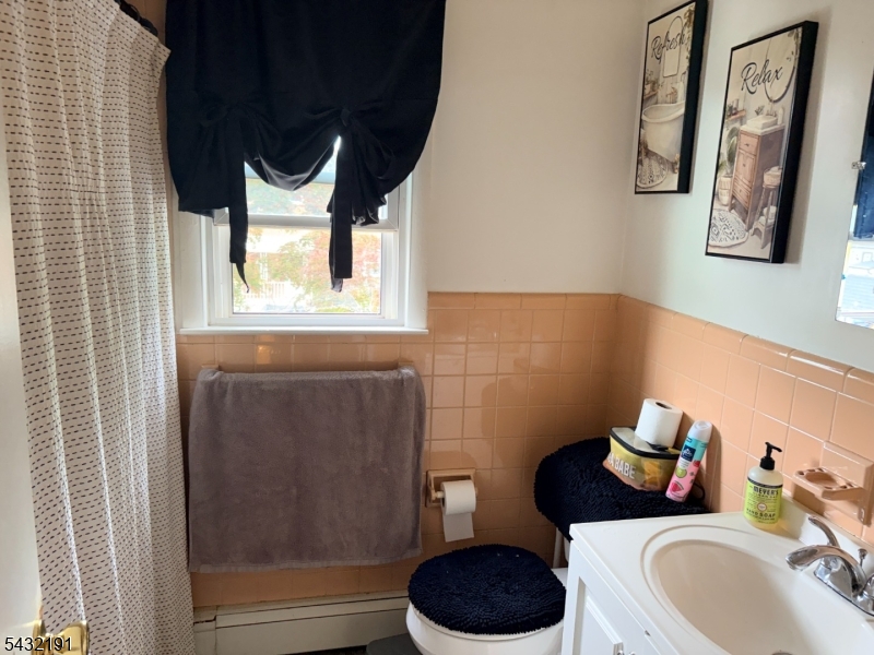 SECOND FL BATH
