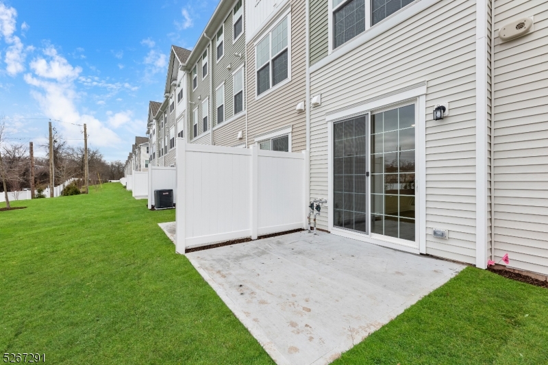 Outdoor Private Patio:End Unit