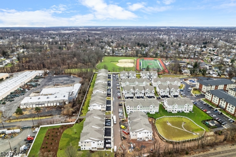 Beautiful Communityw/amenities