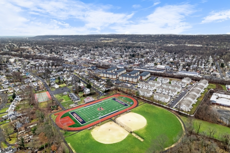 Beautiful Communityw/amenities