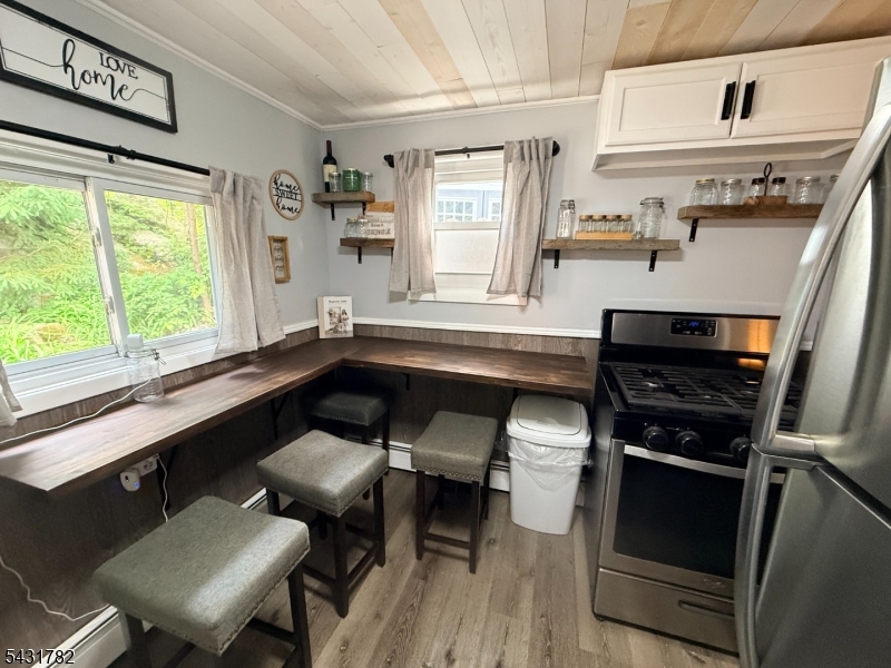 Eat in kitchen