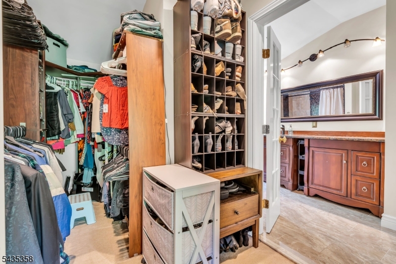 Walk-in Closet