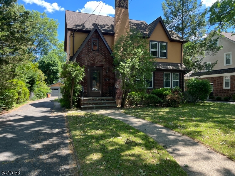 325 Bogert Ave, Ridgewood Village, NJ 07450 Listing Photo  0