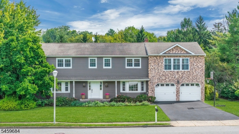 10 Cambray Rd