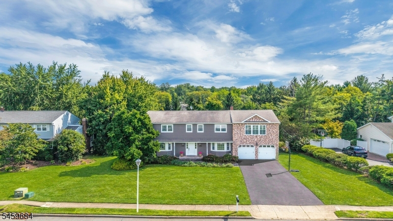 10 Cambray Rd