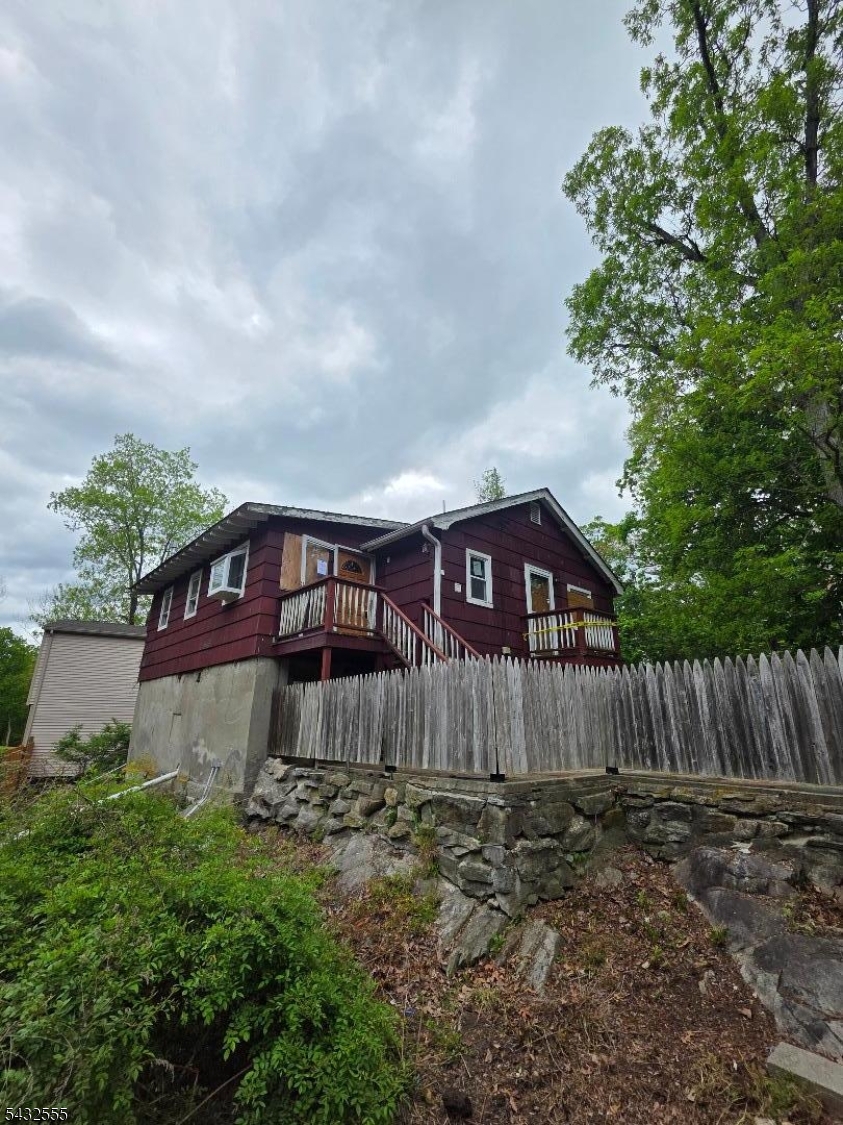 11 Oak St, Wanaque Boro, NJ 07420 Listing Photo  0