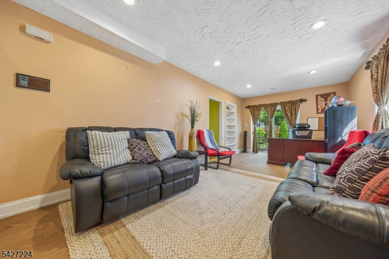 Lower Level - Fam Room