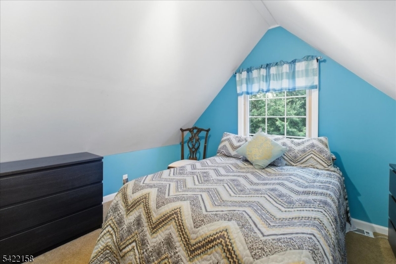 Guest BR/office in loft