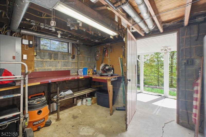 Workshop w access to patio